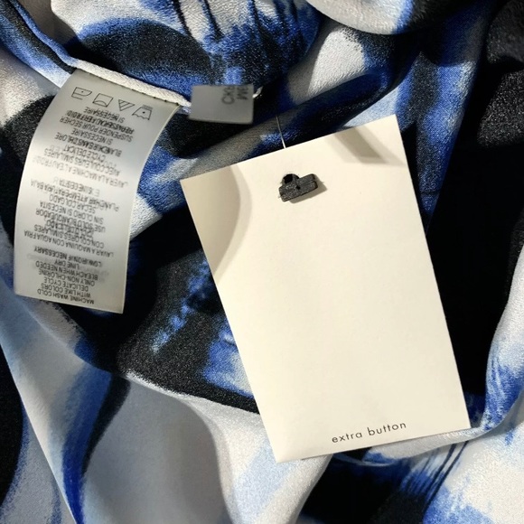 Calvin Klein Button Front Printed Blouse Roll Tab Sleeve Epaulettes Size XS - Picture 10 of 11